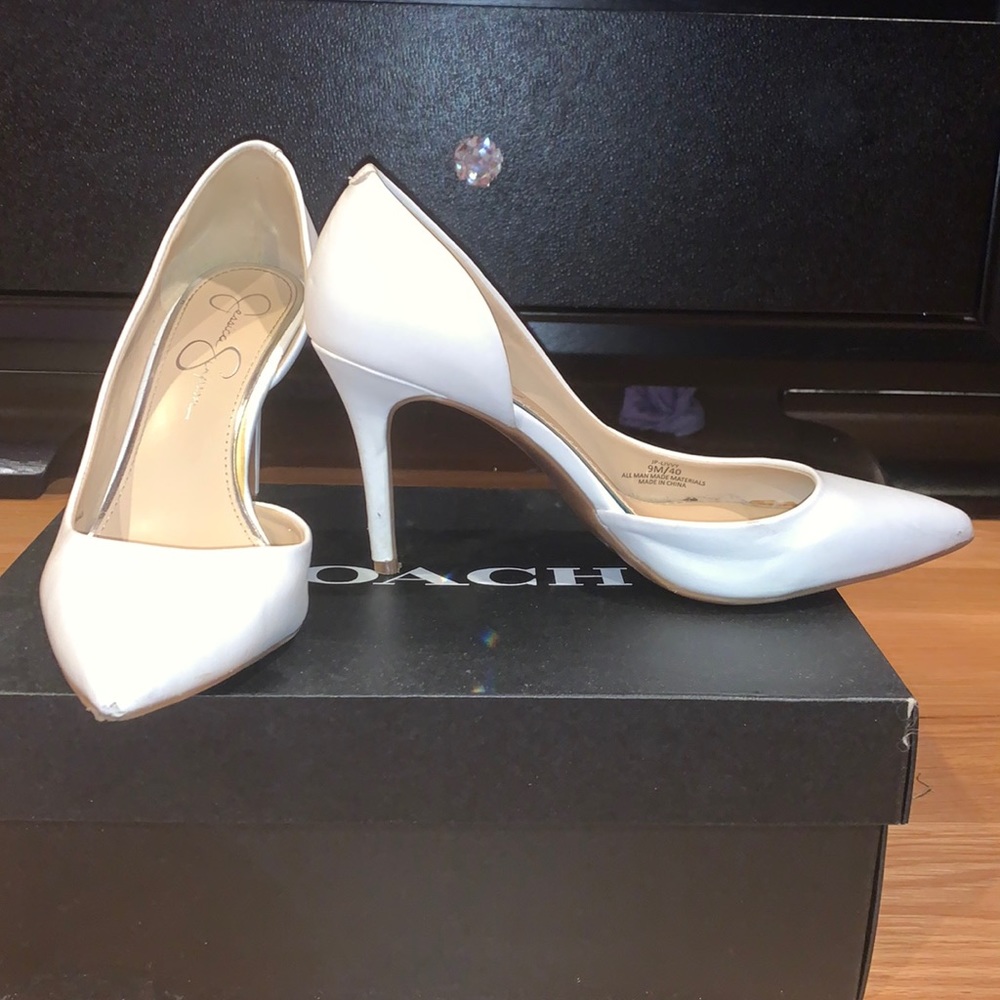 Jessica Simpson White heels